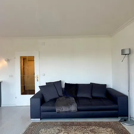 Sunny With 2 Bedrooms, Wifi, Terrace, Close To And Messe *