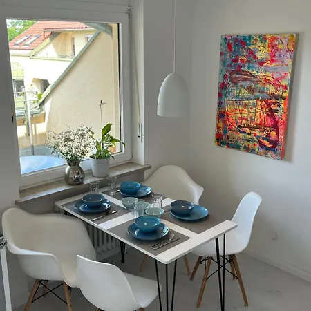 Sunny With 2 Bedrooms, Wifi, Terrace, Close To And Messe Apartment