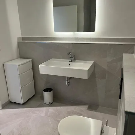 Sunny With 2 Bedrooms, Wifi, Terrace, Close To And Messe Apartment Augsburg