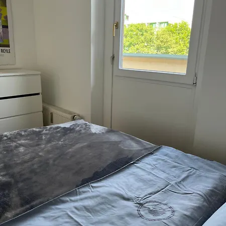 Sunny With 2 Bedrooms, Wifi, Terrace, Close To And Messe Apartment *