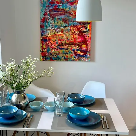 Sunny With 2 Bedrooms, Wifi, Terrace, Close To And Messe Apartment *